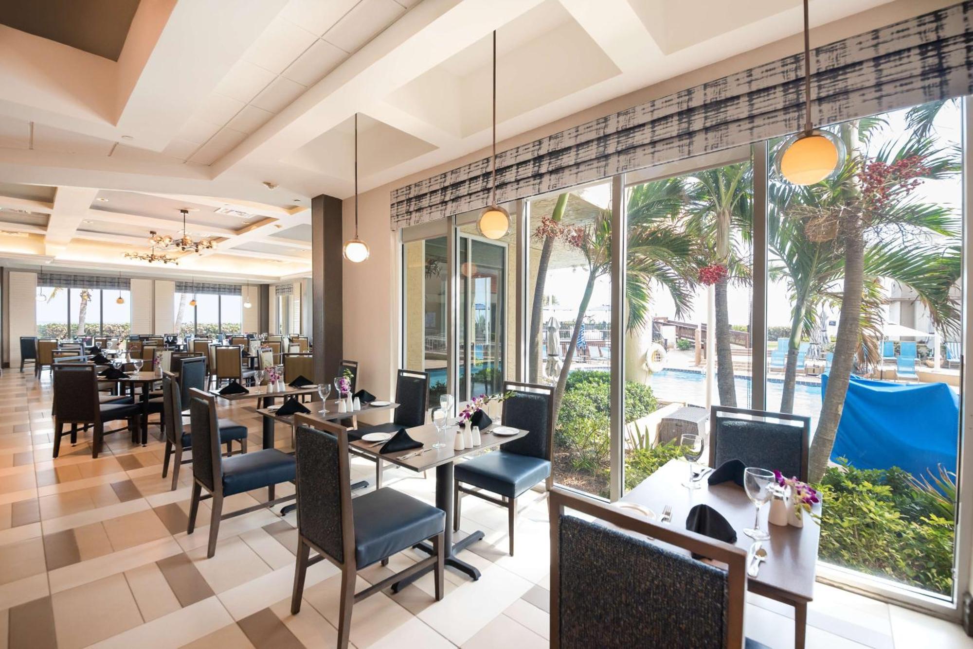 Hilton Melbourne Beach Oceanfront Exterior foto